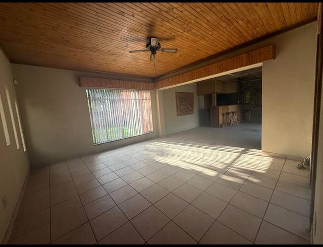 4 BEDROOM HOUSE FOR SALE IN VANDERBIJLPARK SW 2